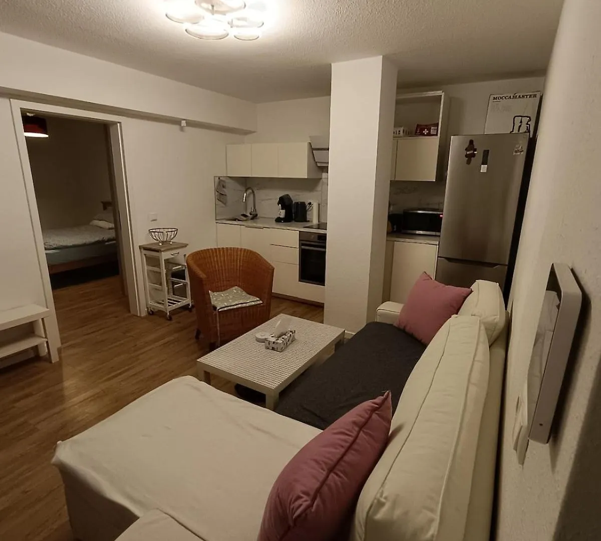 Apartment Wohnung In Koeln Suelz
