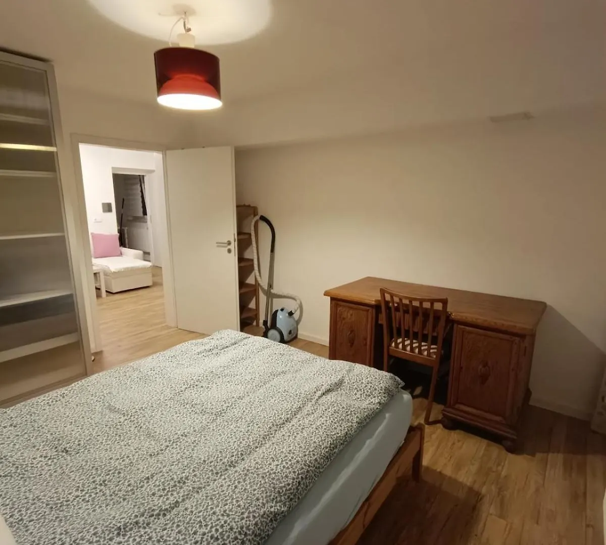 Apartment Wohnung In Koeln Suelz