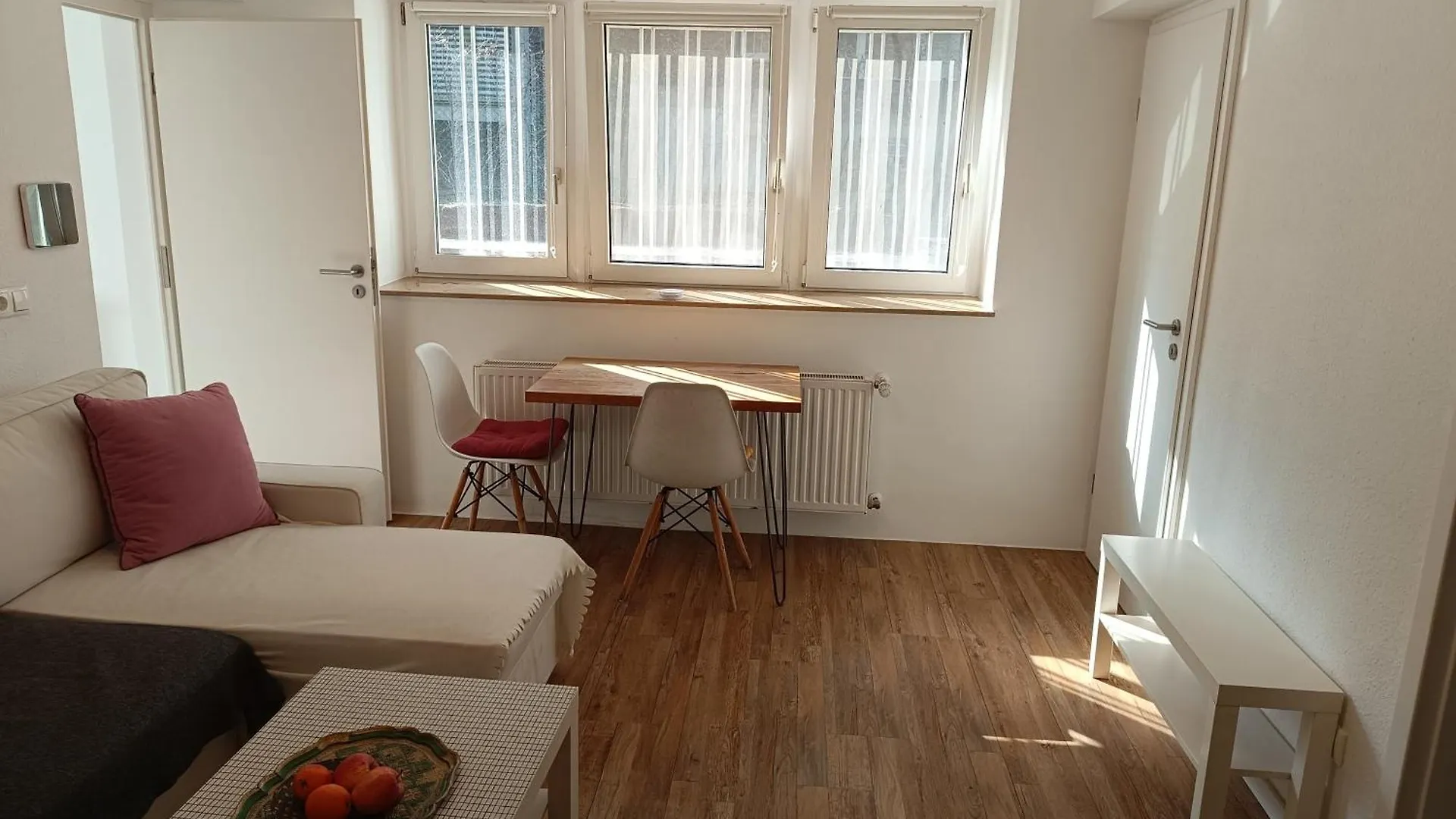 Apartment Wohnung In Koeln Suelz